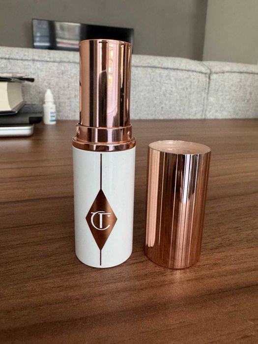 CHARLOTTE TILBURY - Unreal Skin Sheer Glow Tint - 1 Fair