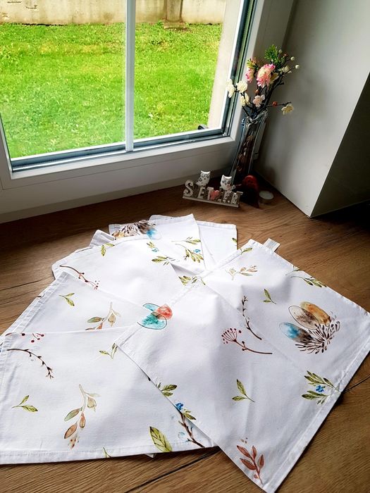 Podkładki nowe White Pocket 8 sztuk unikatowe.