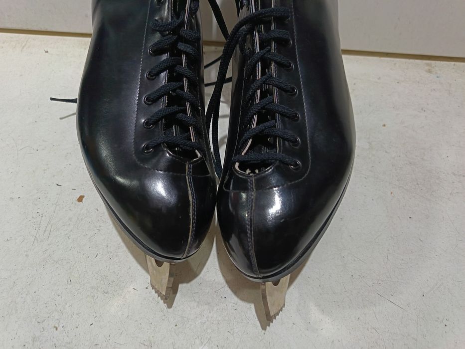 Łyżwy figurowe skóra rozmiar 45