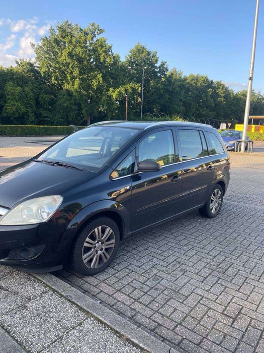 Отдам под выкуп Опель Zafira