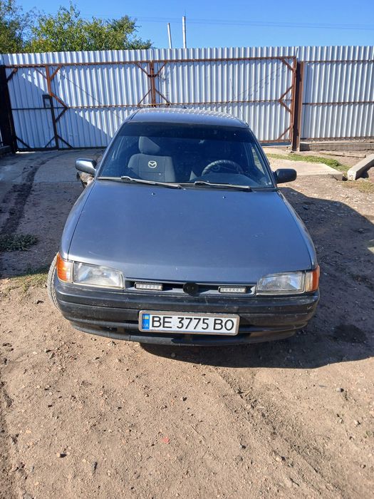 Продам автомобіль мазда 323