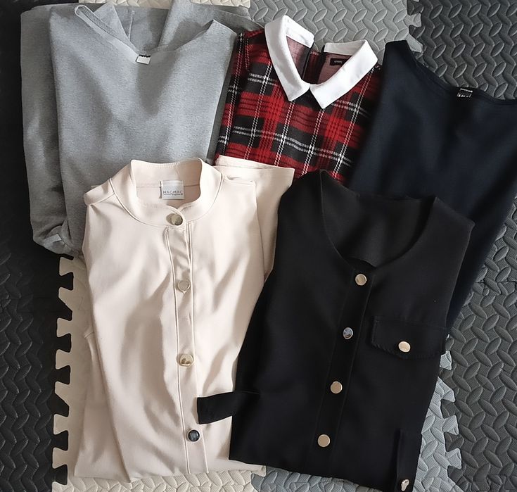 Zestaw 5 sukienek rozmiary XS/S