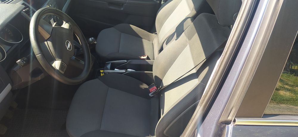 Продам авто опель зафіра б або обміняю на дешевше авто з вашою доплато