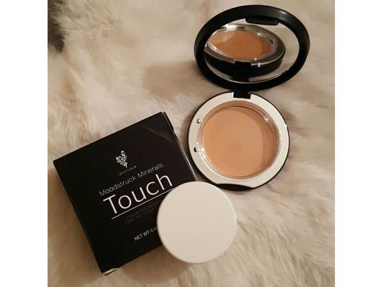 Podkład w kremie Younique Moodstruck Minerals Touch - Chiffon