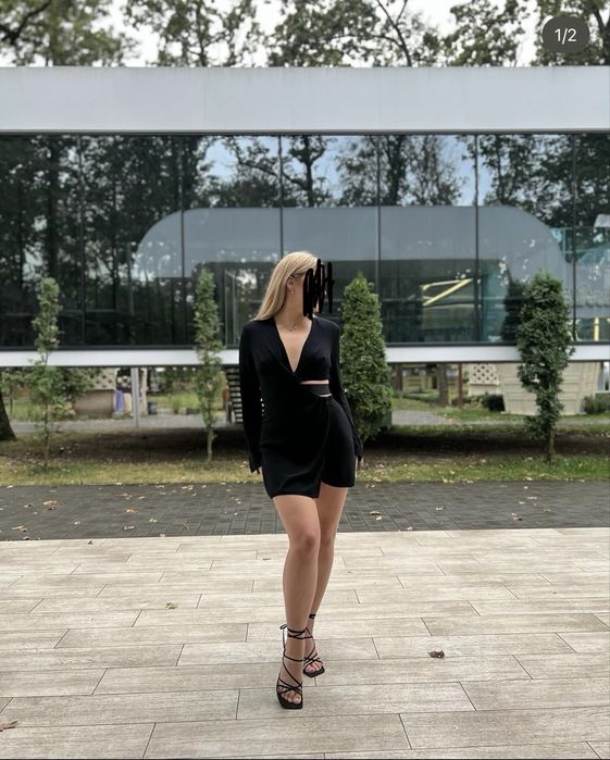Сукня чорна міні