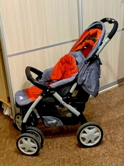 Продам складываются  прогулочрую детскую коляску  фирмы Baby  design.