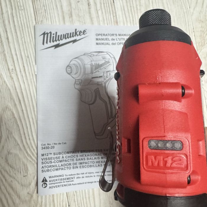 Імпульсний шурупокрут Milwaukee  3450-20 M12