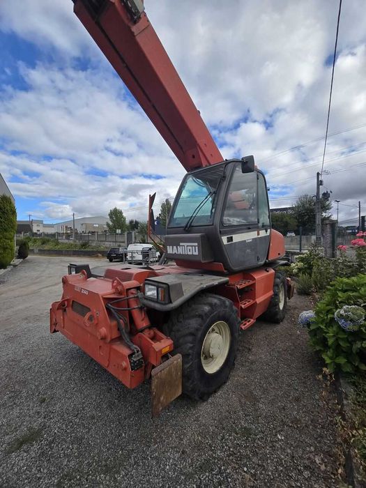 Empilhador telescópico rotativo MANITOU MRT2145