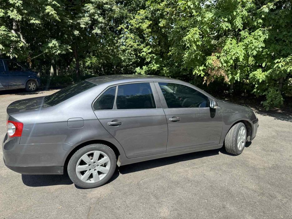 Volkswagen Jetta 5 (2006)