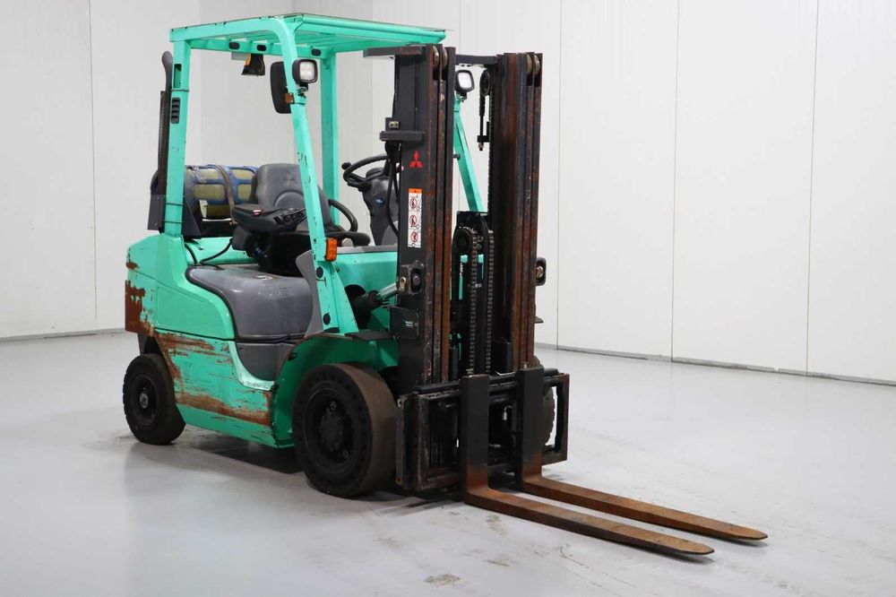Empilhador mitsubishi 2500kg