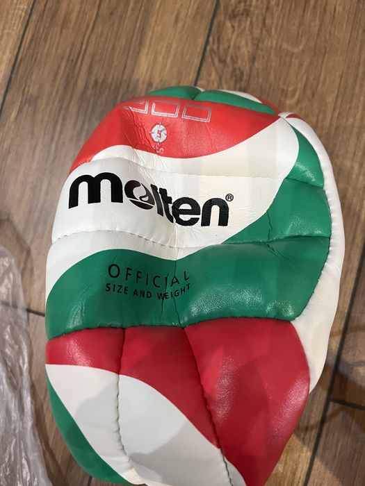 Nowa pilka siatkowa molten roz S  v5M1900