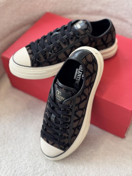 Кеди Valentino В коробці  40 р 3990грн