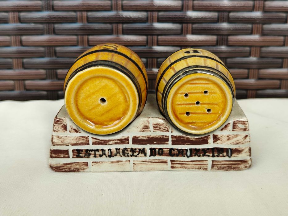 Saleiro e Pimenteiro | Barricas | Fábrica SECLA | Caldas da Rainha