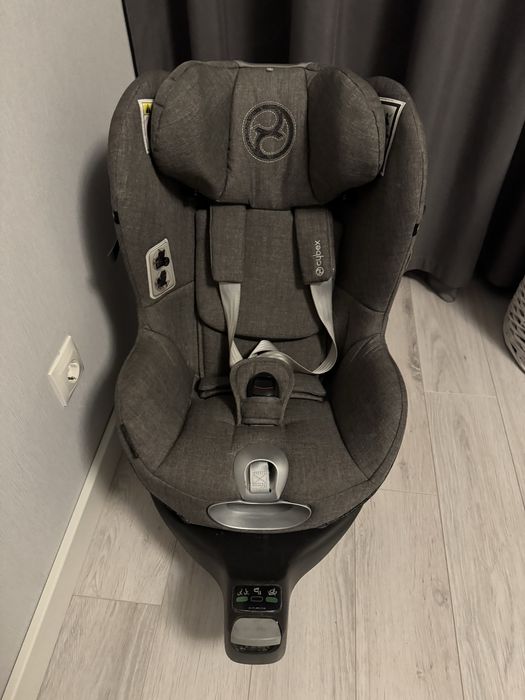 Автокрісло Cybex з базою