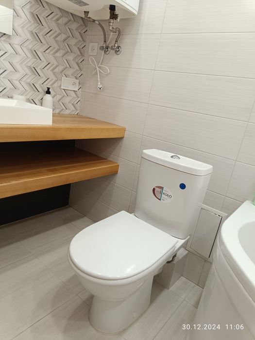 Квартира 4 комнатная  100м.кв. новый ремонт мебель техника