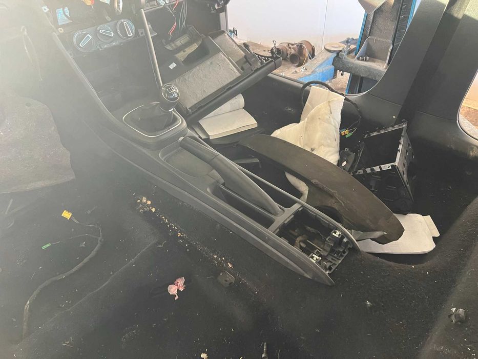 Volkswagen polo 1.4 tdi CUS Skrzynia PHB cały na części 6r / 6c