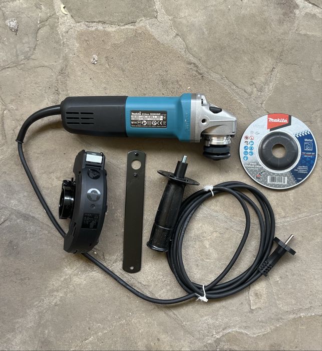 Кутова шліфмашина (болгарка) Makita 9558HNRG