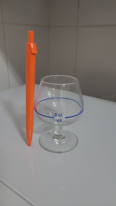 Antigo copo aferido a 3cl