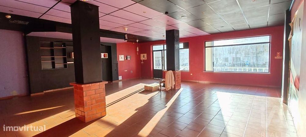 Loja / Estabelecimento Comercial em Proença-a-Nova e Peral de 61,00 m2