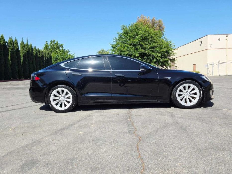 Tesla Model S 75D      2018
