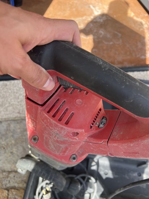 Martelo Demolidor Milwaukee Kango 900 K – Profissional