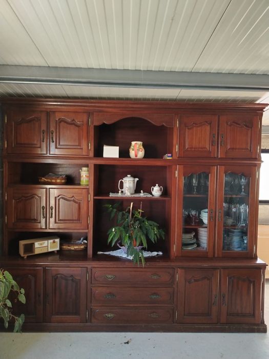 Movel de sala impecável altura 2,07 comprimento 2,40