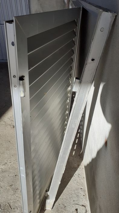 Portadas de aluminio usadas