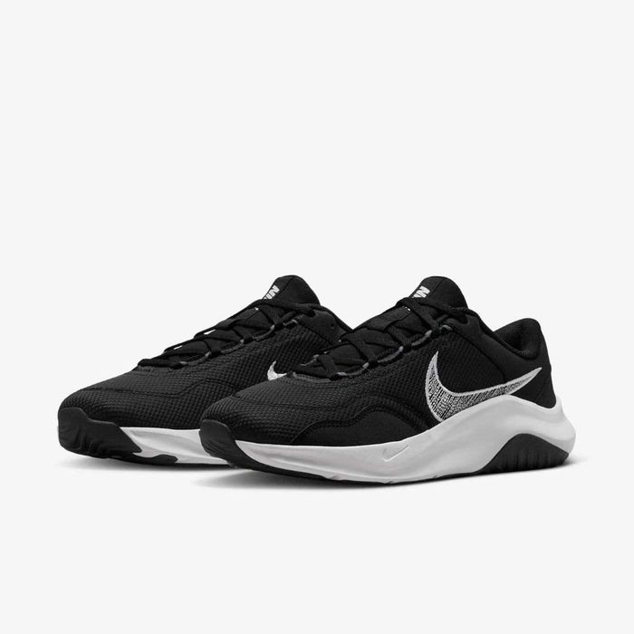Оригінал! Кросівки Nike M LEGEND ESSENTIAL 3 NN DM1120-001 US 8.5