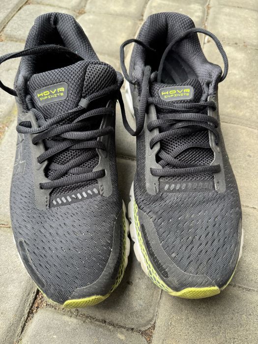Buty Under Armour HOVR 44, dl 28 cm