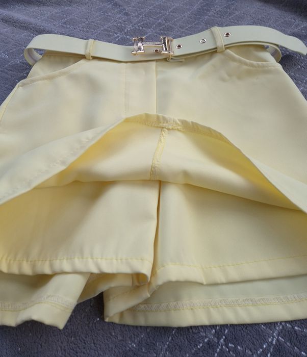 Eleganckie spódnico spodenki z paskiem zółty uni