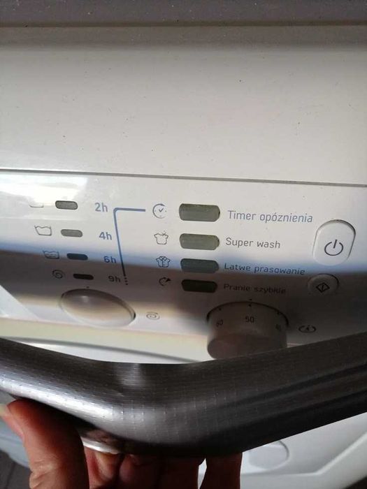 Pralka wąska Ariston AVSL 85. Pojemność 4,5kg. Sprawna.