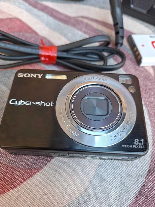 Máquina Fotográfica Sony Cyber-shot - Modelo DSC-W130 (Estética Retro / Y2K)