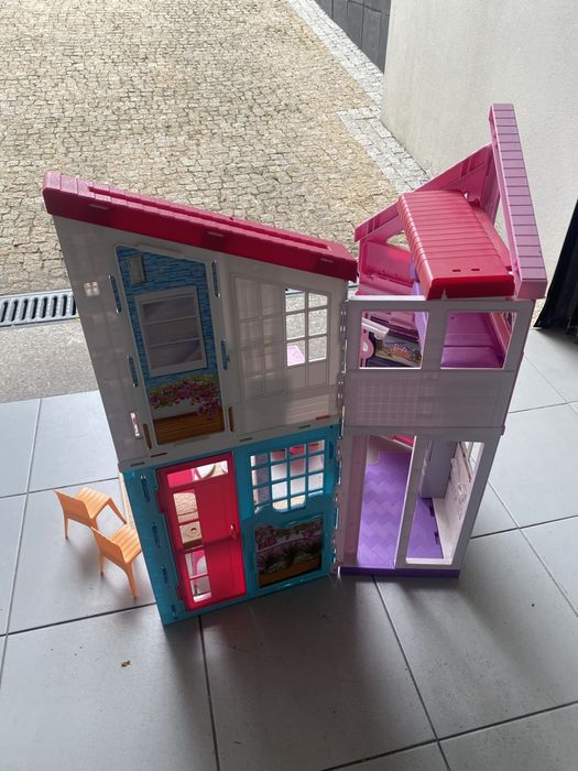 Casa de bonecas barbie malibu e acessorios