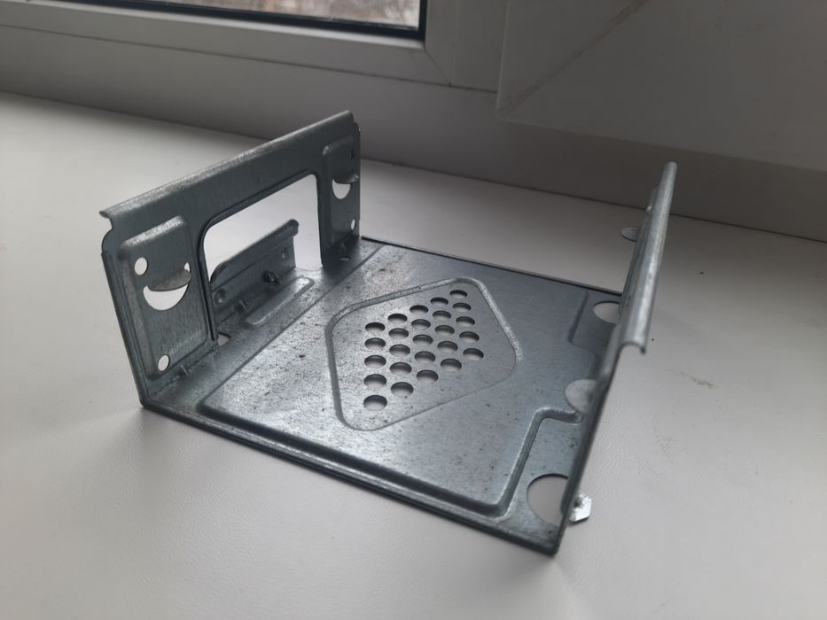 Крепления для HDD. SSD и кулера 80х80 мм. или обмен