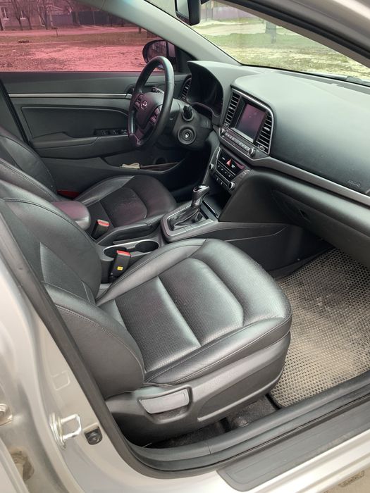 Hyundai Elantra / Avante