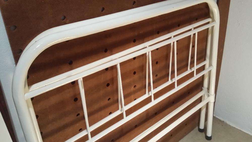 Cama de Solteiro em Ferro Completa