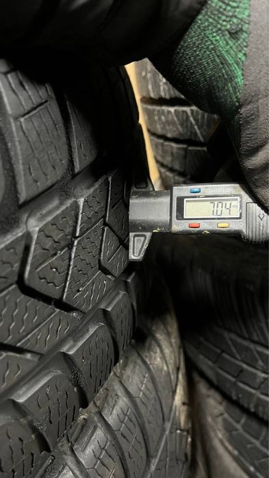 Комплект зимової гуми 215/55/17