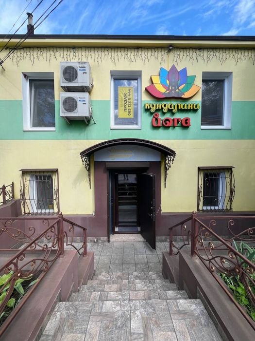 Продаю Комерческое Помещение Центр ( Мариупольская) возле  Грифеля