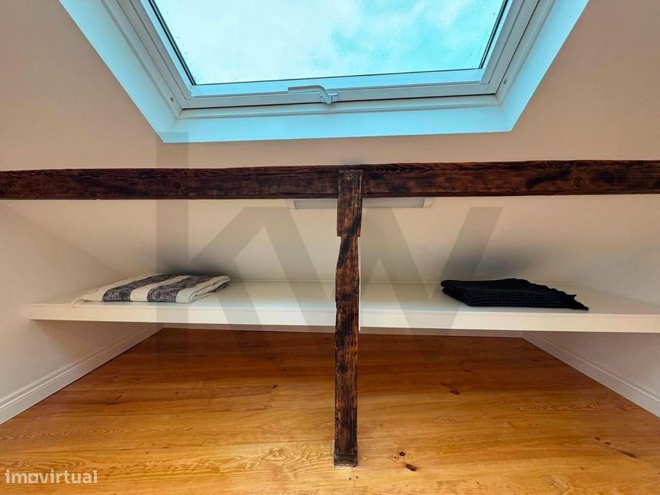 Fantástico Duplex T2 Em Alcântara | Rua Calma | 73 M²