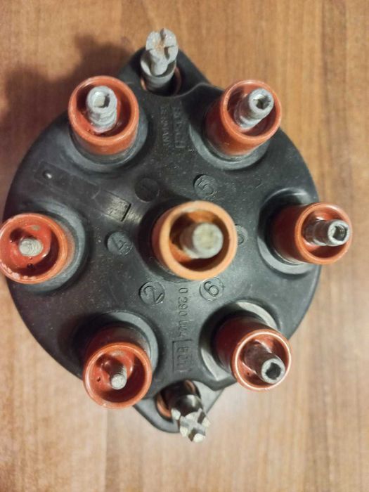 Б/У BOSCH 0 290 004 501 Крышка трамблера Mercedes ОМ 110 2.8l