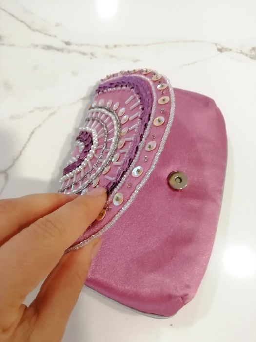 Bolsa de cerimónia lilás