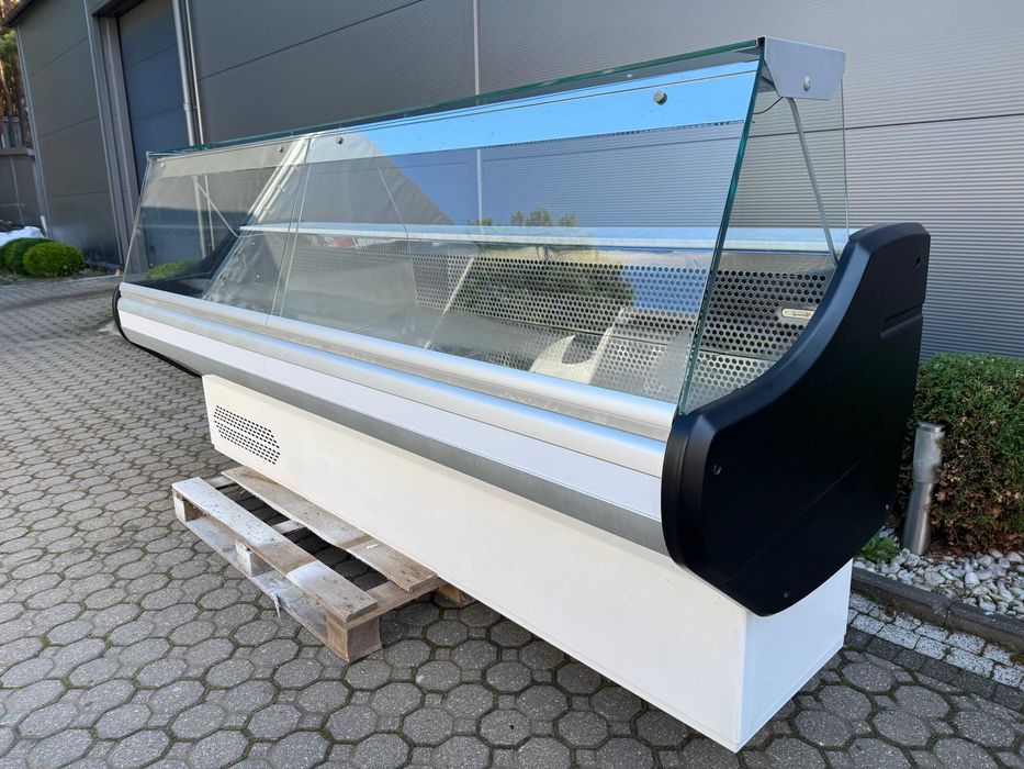 Lada witryna chłodnicza MAWI dł. 2.5 m. I inne urządzenia. GWARANCJA!!