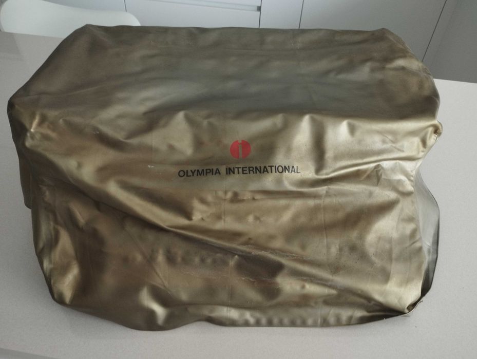 Máquina de escrever Olympia Internacional