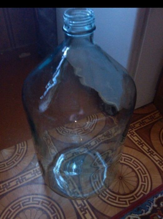 Банки,бутлі 20 л.