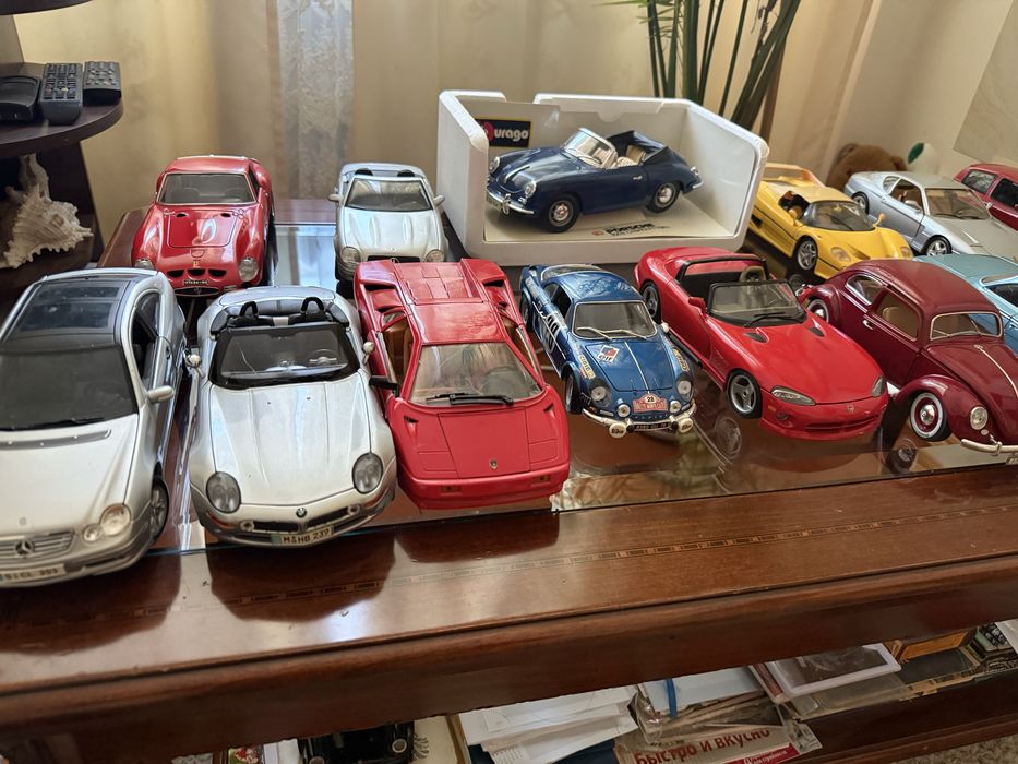 Машинки колекційні  bburago maestro 1:18