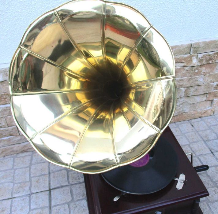 Gramofone, Grafonola His Master Voice – Bom estado