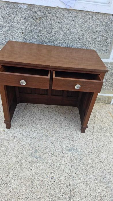 Secretaria em madeira