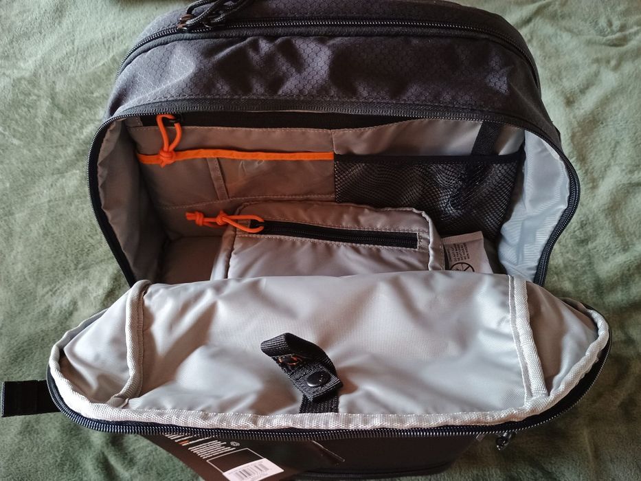 Lowepro DSLR 250 AW czarny NOWY