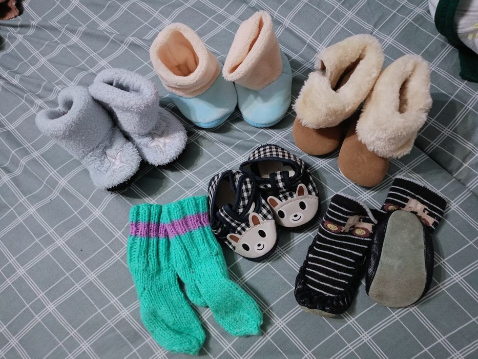 Чобітки дитячі,взуття дитяче,тапочки,носочки
