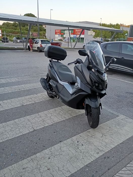 Moto  scooter SYM 125